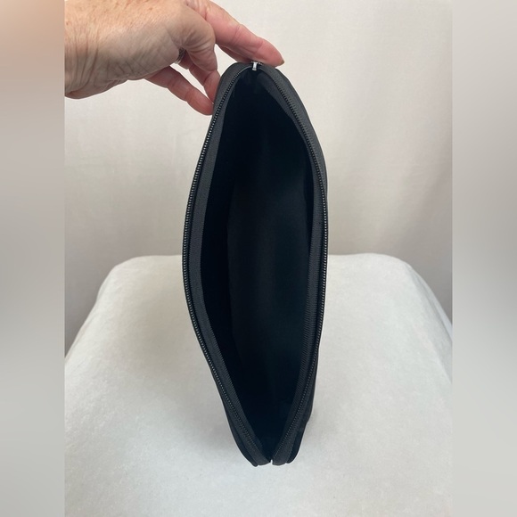 Skins neoprene case W/O shapeware - Picture 6 of 8